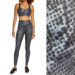 IVL Metallic Snakeskin Simple Leggings